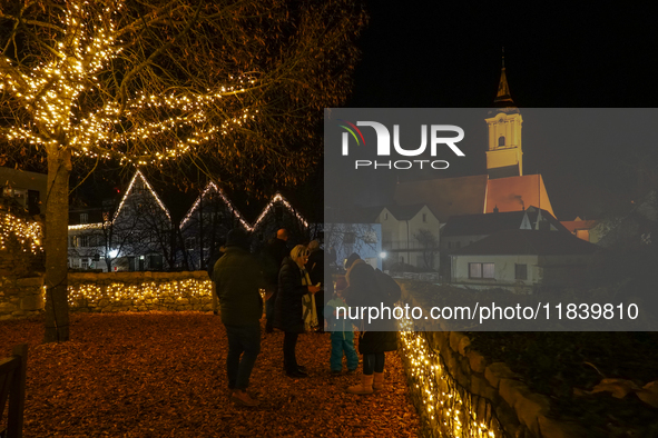 The historic center of Abensberg, Bavaria, Germany, on December 5, 2024, becomes a festive destination during the Christmas season. The trad...