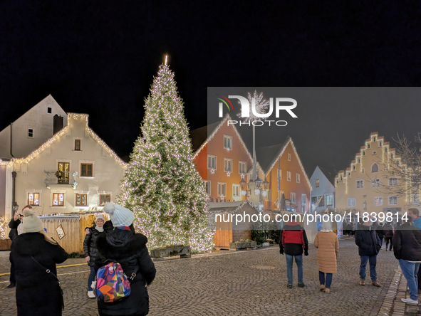 The historic center of Abensberg, Bavaria, Germany, on December 5, 2024, becomes a festive destination during the Christmas season. The trad...