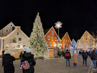 The historic center of Abensberg, Bavaria, Germany, on December 5, 2024, becomes a festive destination during the Christmas season. The trad...