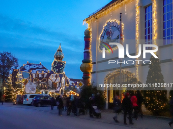 The historic center of Abensberg, Bavaria, Germany, on December 5, 2024, becomes a festive destination during the Christmas season. The trad...