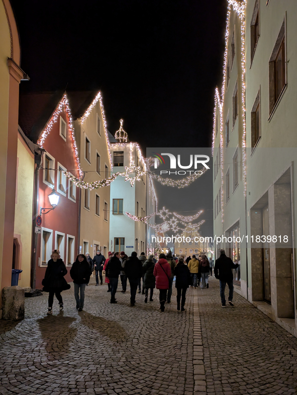 The historic center of Abensberg, Bavaria, Germany, on December 5, 2024, becomes a festive destination during the Christmas season. The trad...