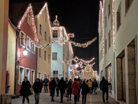 The historic center of Abensberg, Bavaria, Germany, on December 5, 2024, becomes a festive destination during the Christmas season. The trad...