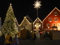 The historic center of Abensberg, Bavaria, Germany, on December 5, 2024, becomes a festive destination during the Christmas season. The trad...