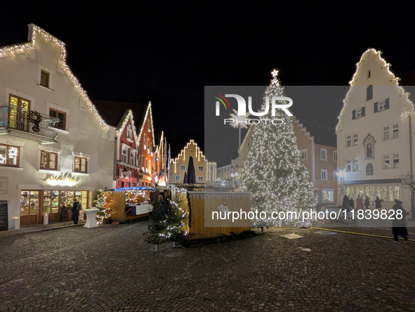 The historic center of Abensberg, Bavaria, Germany, on December 5, 2024, becomes a festive destination during the Christmas season. The trad...