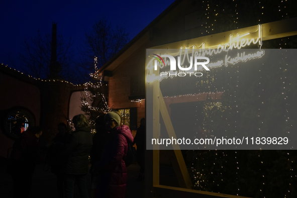 The historic center of Abensberg, Bavaria, Germany, on December 5, 2024, becomes a festive destination during the Christmas season. The trad...