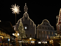 The historic center of Abensberg, Bavaria, Germany, on December 5, 2024, becomes a festive destination during the Christmas season. The trad...