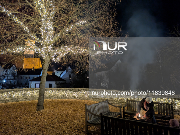 The historic center of Abensberg, Bavaria, Germany, on December 5, 2024, becomes a festive destination during the Christmas season. The trad...