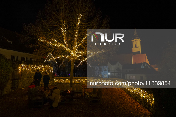 The historic center of Abensberg, Bavaria, Germany, on December 5, 2024, becomes a festive destination during the Christmas season. The trad...