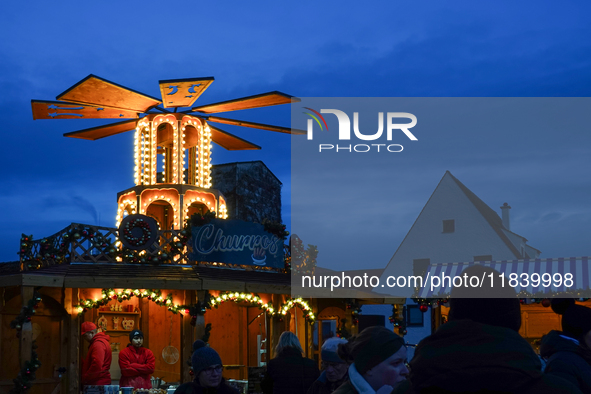 The historic center of Abensberg, Bavaria, Germany, on December 5, 2024, becomes a festive destination during the Christmas season. The trad...