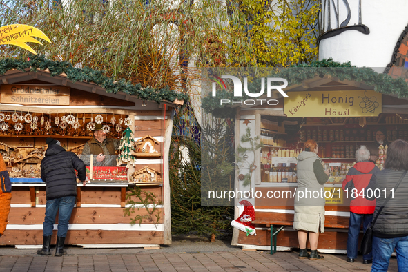 The historic center of Abensberg, Bavaria, Germany, on December 5, 2024, becomes a festive destination during the Christmas season. The trad...