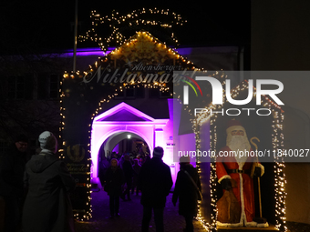 The historic center of Abensberg, Bavaria, Germany, on December 5, 2024, becomes a festive destination during the Christmas season. The trad...