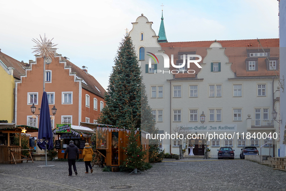 The historic center of Abensberg, Bavaria, Germany, on December 5, 2024, becomes a festive destination during the Christmas season. The trad...