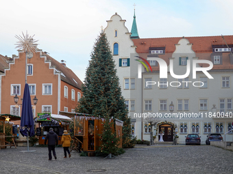 The historic center of Abensberg, Bavaria, Germany, on December 5, 2024, becomes a festive destination during the Christmas season. The trad...