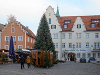 The historic center of Abensberg, Bavaria, Germany, on December 5, 2024, becomes a festive destination during the Christmas season. The trad...