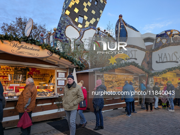 The Christmas Market at KunstHaus Abensberg, Arthouse Abensberg, in the historic center of Abensberg, Bavaria, Germany, on December 5, 2024,...