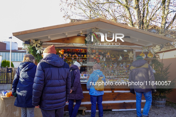 The historic center of Abensberg, Bavaria, Germany, on December 5, 2024, becomes a festive destination during the Christmas season. The trad...