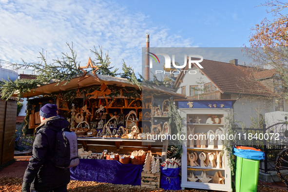 The historic center of Abensberg, Bavaria, Germany, on December 5, 2024, becomes a festive destination during the Christmas season. The trad...