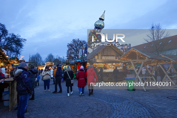 The Christmas Market at KunstHaus Abensberg, Arthouse Abensberg, in the historic center of Abensberg, Bavaria, Germany, on December 5, 2024,...