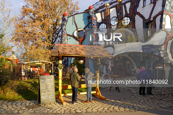 The Christmas Market at KunstHaus Abensberg, Arthouse Abensberg, in the historic center of Abensberg, Bavaria, Germany, on December 5, 2024,...