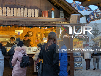 The historic center of Abensberg, Bavaria, Germany, on December 5, 2024, becomes a festive destination during the Christmas season. The trad...