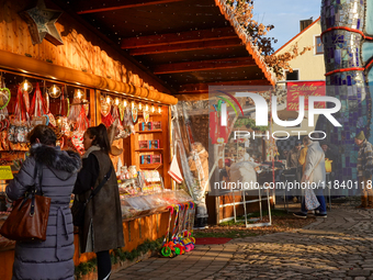 The historic center of Abensberg, Bavaria, Germany, on December 5, 2024, becomes a festive destination during the Christmas season. The trad...