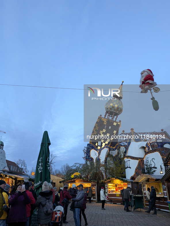 The Christmas Market at KunstHaus Abensberg, Arthouse Abensberg, in the historic center of Abensberg, Bavaria, Germany, on December 5, 2024,...