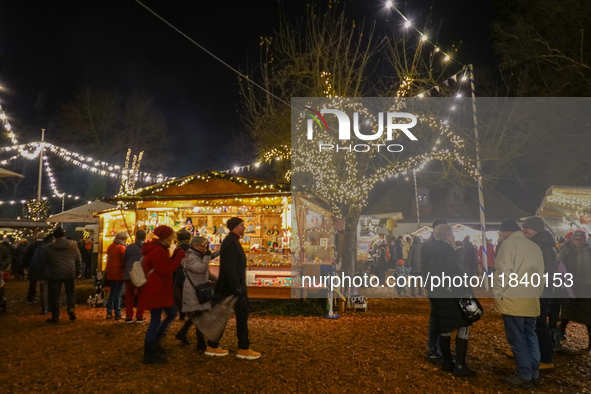 The historic center of Abensberg, Bavaria, Germany, on December 5, 2024, becomes a festive destination during the Christmas season. The trad...