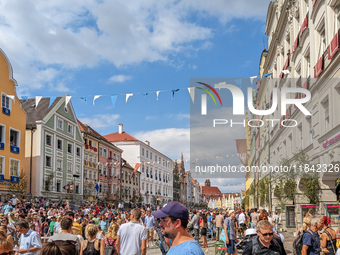 Over 2,000 participants recreate the medieval wedding of Hedwig Jagiellon and George of Bavaria. On July 16, 2023, in Landshut, Bavaria, Ger...