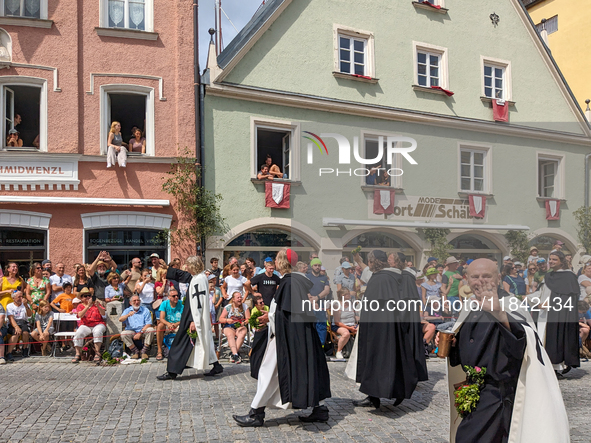 Over 2,000 participants recreate the medieval wedding of Hedwig Jagiellon and George of Bavaria. On July 16, 2023, in Landshut, Bavaria, Ger...