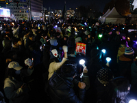 The police set up barricades and block access in front of the People Power Party's central headquarters. Nearly one million citizens gather...