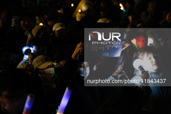 The police set up barricades and block access in front of the People Power Party's central headquarters. Nearly one million citizens gather...