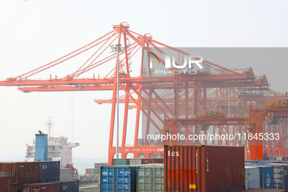 Container cargoes from Qinzhou Automated Container Terminal of Beiwan Port are sold overseas by rail-sea intermodal train on the Western Lan...