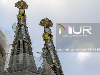 Details of one of the towers of the Sagrada Familia cathedral in Barcelona, Spain, on October 9, 2024. This monument, designed by architect...