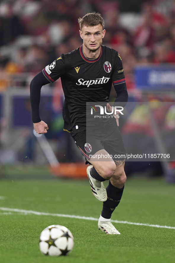 Stefan Posch of Bologna Football Club 1909 is in action during the UEFA Champions League match between SL Benfica and Bologna FC 1909 at Est...