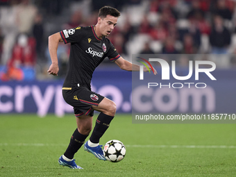 Nikola Moro of Bologna Football Club 1909 plays during the UEFA Champions League match between SL Benfica and Bologna FC 1909 at Estadio Da...