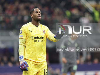 Mike Maignan participates in the Champions League 2024-2025 match between Milan and Stella Rossa Belgrado in Milano, on December 11, 2024. (