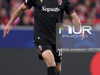 Nicolo Casale of Bologna Football Club 1909 is in action during the UEFA Champions League match between SL Benfica and Bologna FC 1909 at Es...