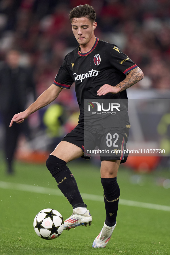 Kacper Urbanski of Bologna Football Club 1909 is in action during the UEFA Champions League match between SL Benfica and Bologna FC 1909 at...