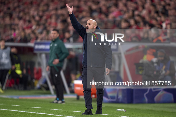 Vincenzo Italiano, Head Coach of Bologna Football Club 1909, reacts during the UEFA Champions League match between SL Benfica and Bologna FC...