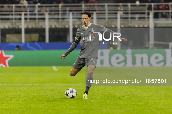 Tijjani Reijnders plays during the UEFA Champions League 2024/25 match between AC Milan and FK Crvena Zvezda at Giuseppe Meazza stadium in M...