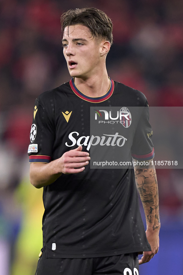 Kacper Urbanski of Bologna Football Club 1909 looks on during the UEFA Champions League match between SL Benfica and Bologna FC 1909 at Esta...