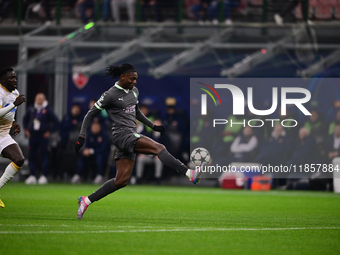 Rafael Leao of AC Milan scores a goal during the UEFA Champions League match between AC Milan and FK Crvena Zvezda at Giuseppe Meazza in Mil...