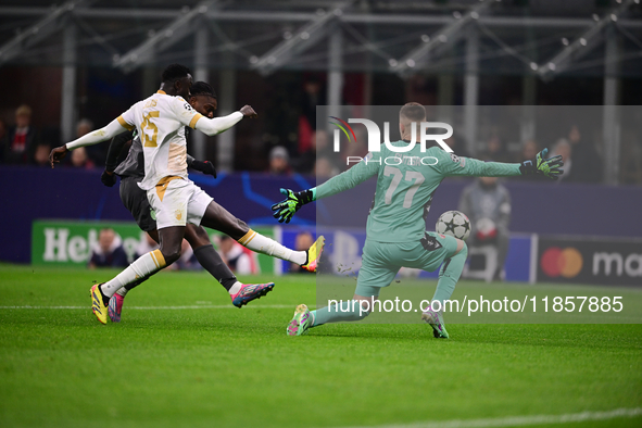 Rafael Leao of AC Milan scores a goal during the UEFA Champions League match between AC Milan and FK Crvena Zvezda at Giuseppe Meazza in Mil...