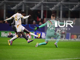 Rafael Leao of AC Milan scores a goal during the UEFA Champions League match between AC Milan and FK Crvena Zvezda at Giuseppe Meazza in Mil...