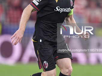 Lewis Ferguson of Bologna Football Club 1909 plays during the UEFA Champions League match between SL Benfica and Bologna FC 1909 at Estadio...