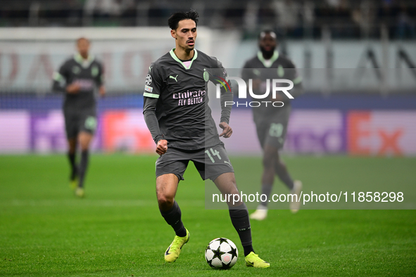 Tjjani Reijnders of AC Milan is in action during the UEFA Champions League match between AC Milan and FK Crvena Zvezda at Giuseppe Meazza in...