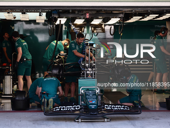 Aston Martin Aramco mechanics during the Formula 1 post-season testing at Yas Marina Cicuit in Abu Dhabi, United Arab Emirates on December 1...