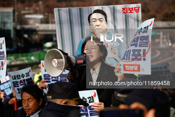 Progressive Party National Assembly Member Jung Hye-kyung delivers a speech calling for the immediate arrest of President Yoon Suk-yeol. Pro...