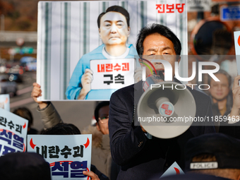 Progressive Party National Assembly Member Yoon Jong-oh delivers a speech calling for the immediate arrest of President Yoon Suk-yeol. Progr...