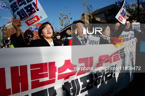 Progressive Party National Assembly Member Yoon Jong-oh (center), National Assembly Member Jung Hye-kyung (left), and Chairperson Kim Jae-ye...